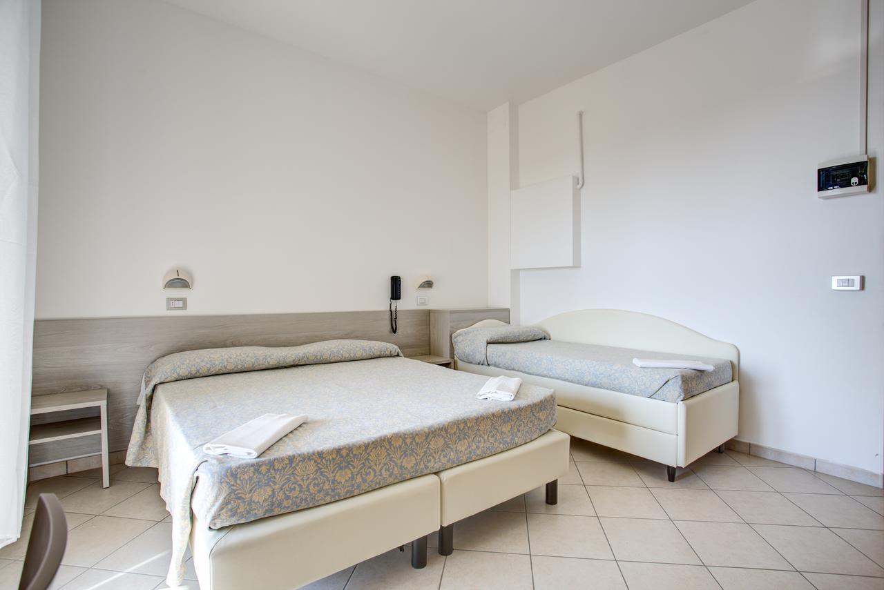 Hotel Amedea Cervia Exterior photo