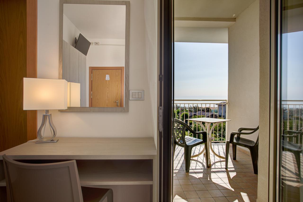 Hotel Amedea Cervia Exterior photo
